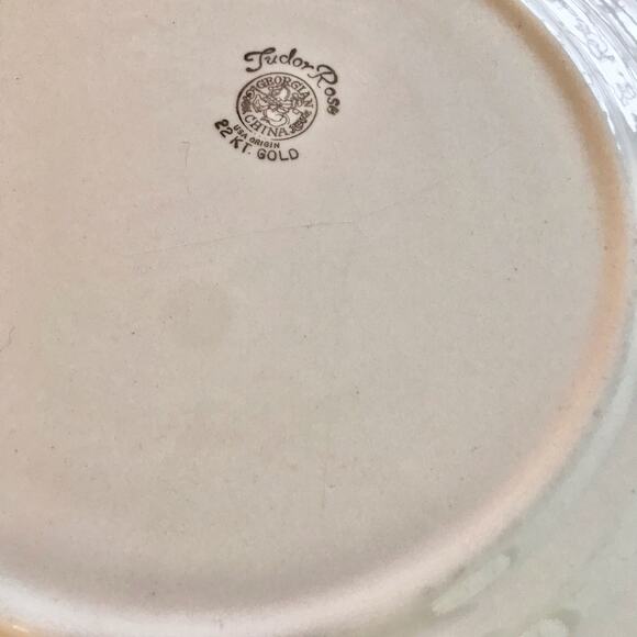 Georgian China Set Of 3 VTG Tudor Rose 9" Diameter 22 Karat Gold Dinner Plates - Picture 8 of 10